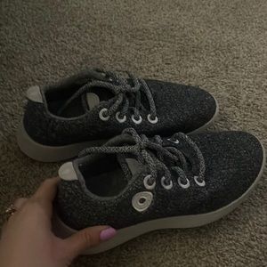 Barely used Allbirds in great condition!